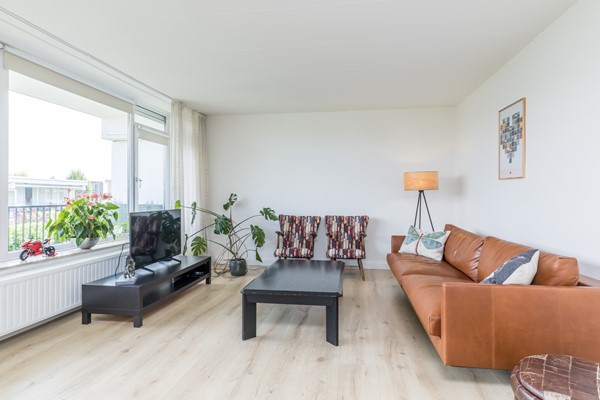 Foto - Verkocht onder voorbehoud: In het geliefde Welten ligt dit goed onderhouden en instapklare appartement met 3 slaapkamers, open keuken en twee balkons. 